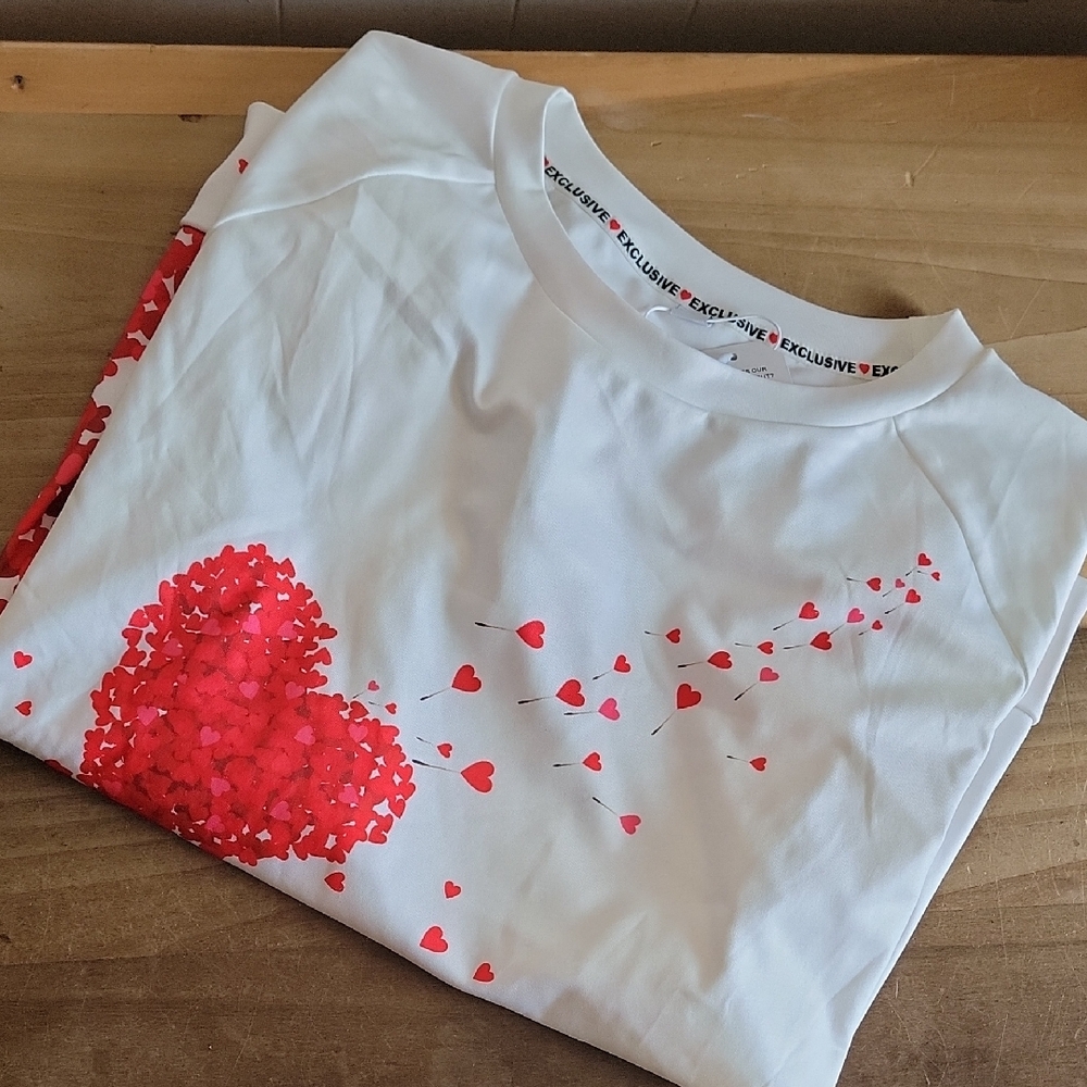NWTs White and Red Heart Shirt Size XXL